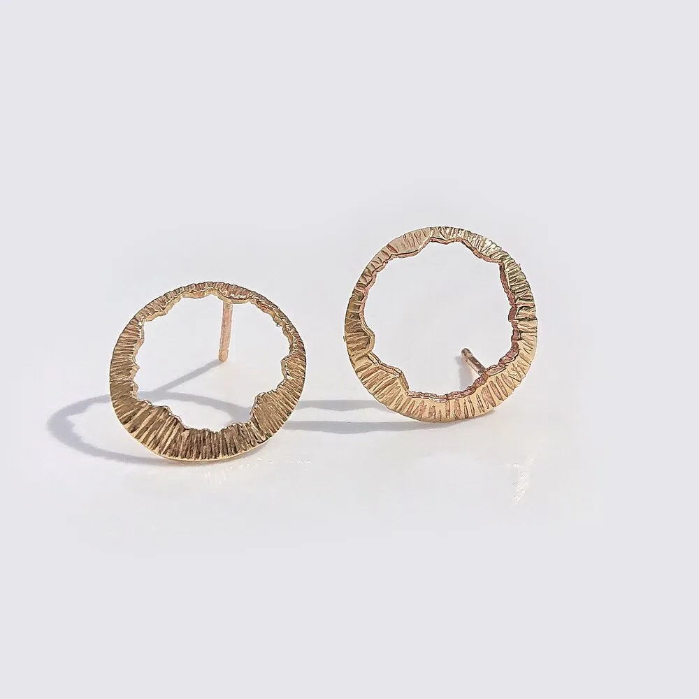 Shell | Hallmarked Gold Stud Earrings