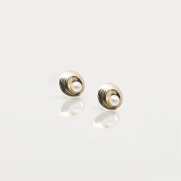 Oyster Pearl | Hallmarked Gold Stud Earring | Small | Martina Hamilton