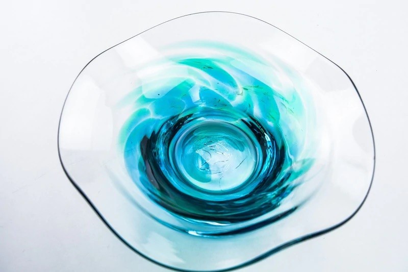 Seascape scalloped bowl | Jerpoint Glass 