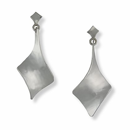 Silver Twist long hanging earrings | Seamus Gill
