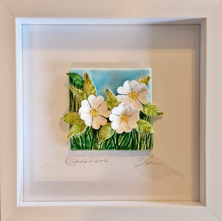 White Roses | Sharlene Kemple | Medium